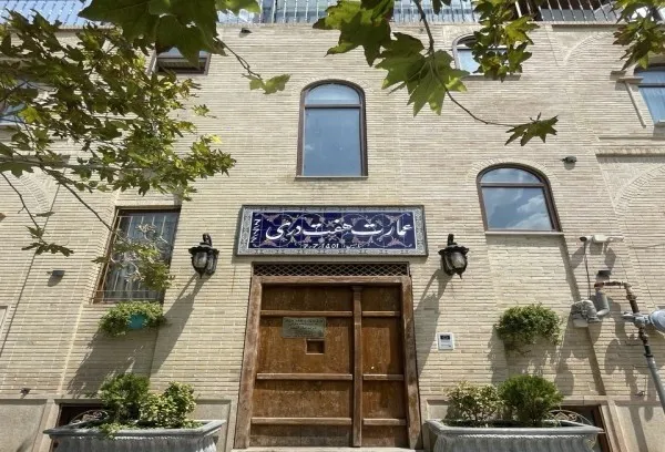 اقامتگاه سنتی هفت دری اتاق سه تخته شیراز