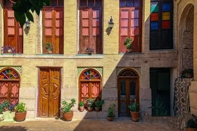 اقامتگاه بوم گردی لوتوس اتاق چهار تخته شیراز