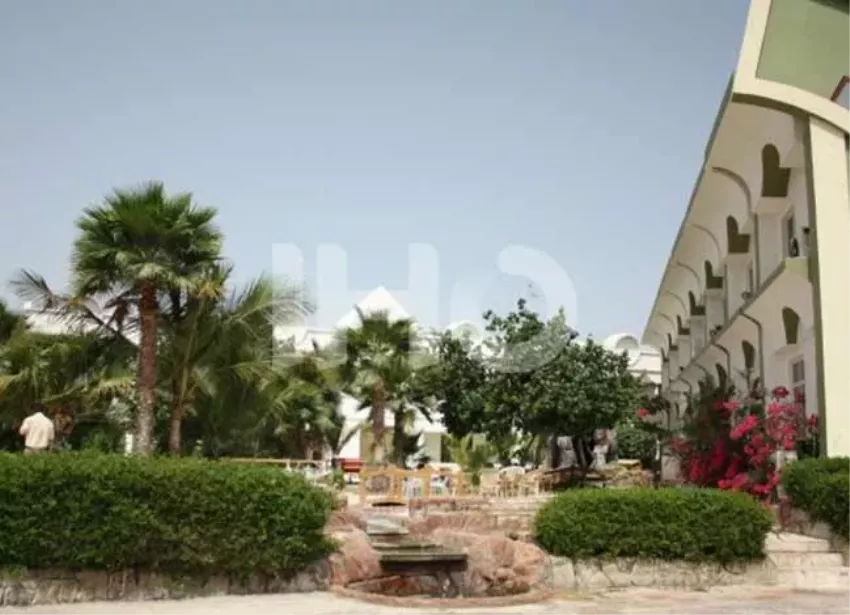 محوطه هتل پارس نیک کیش