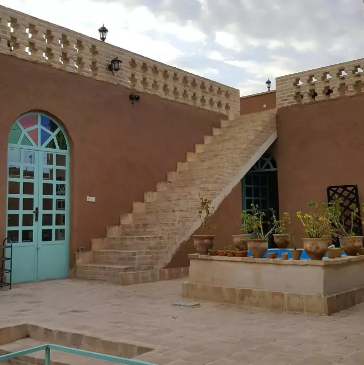 اقامتگاه های بوم گردی خانه خشتی اتاق برای شش نفر رفسنجان