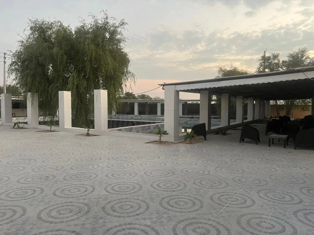 اقامتگاه بوم گردی باغ قو اتاق برای چهار نفر ( واحد های 26-18) پارسیان