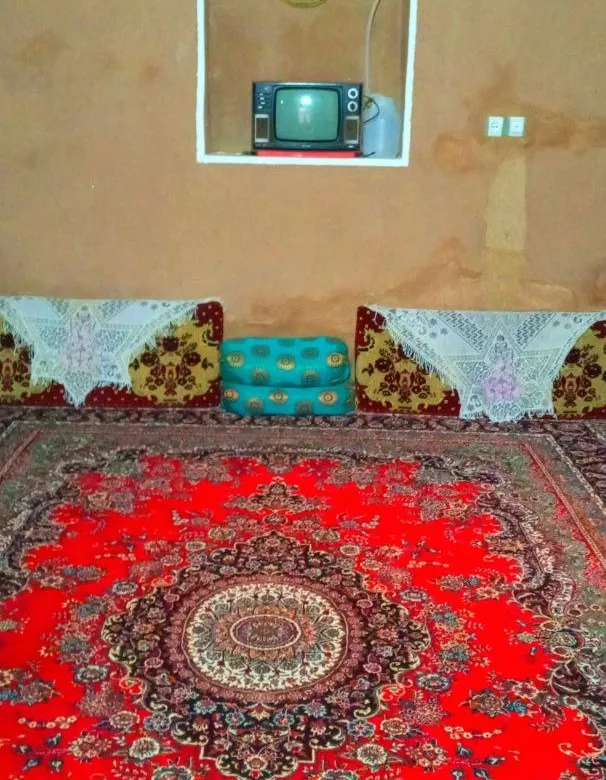 اقامتگاه بوم گردی مشهدی حسن اتاق برای پنج نفر نطنز