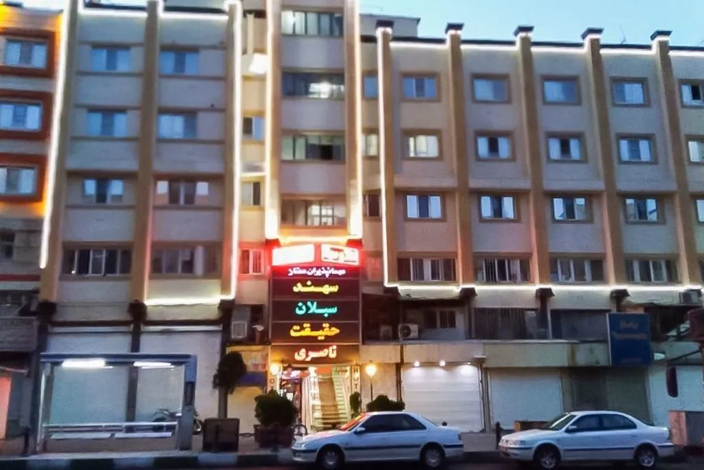 مهمانپذیر سهند اتاق دو تخته توئین با حمام و سرویس بهداشتی (بازسازی شده) تهران
