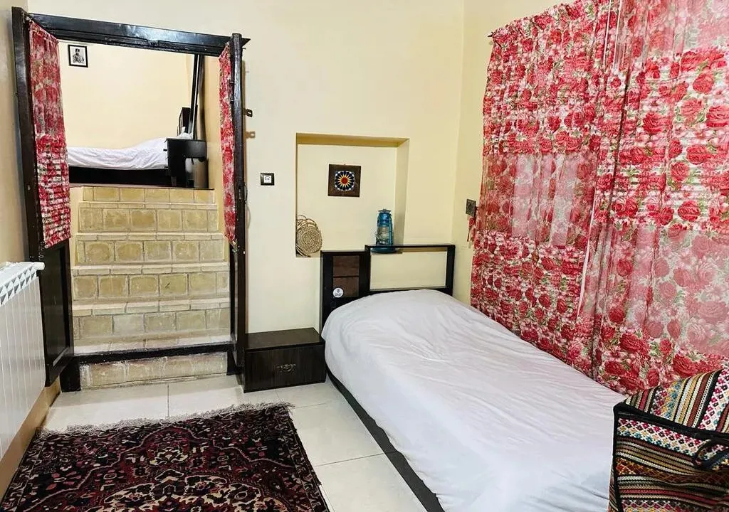 اقامتگاه بوم گردی سهراب اتاق چهارتخته شاملو شیراز