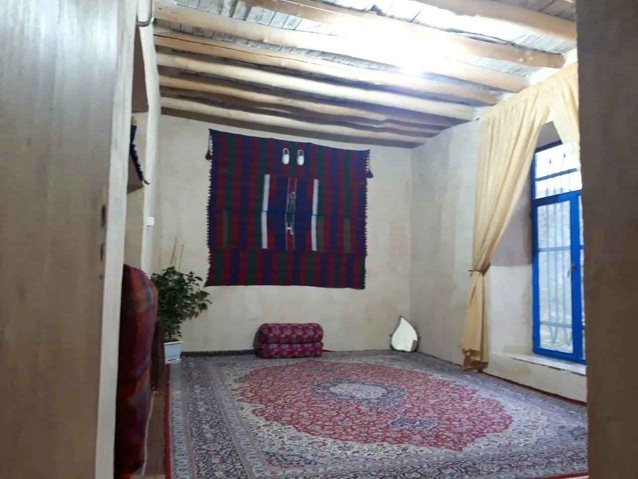 اقامتگاه های بوم گردی ساتیار اتاق میخه ک برای دو نفر پاوه