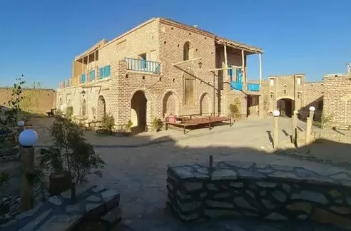 اقامتگاه بوم گردی خان قالان اتاق چیچک دو تخته همدان