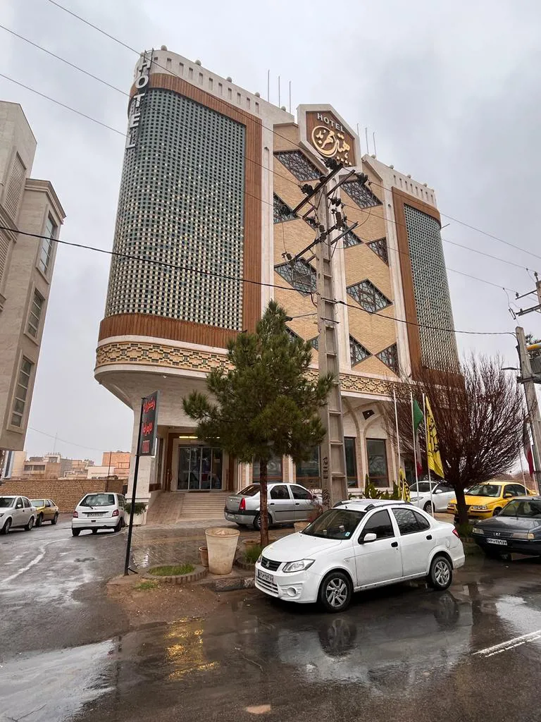 هتل مهربد فیروزه میبد