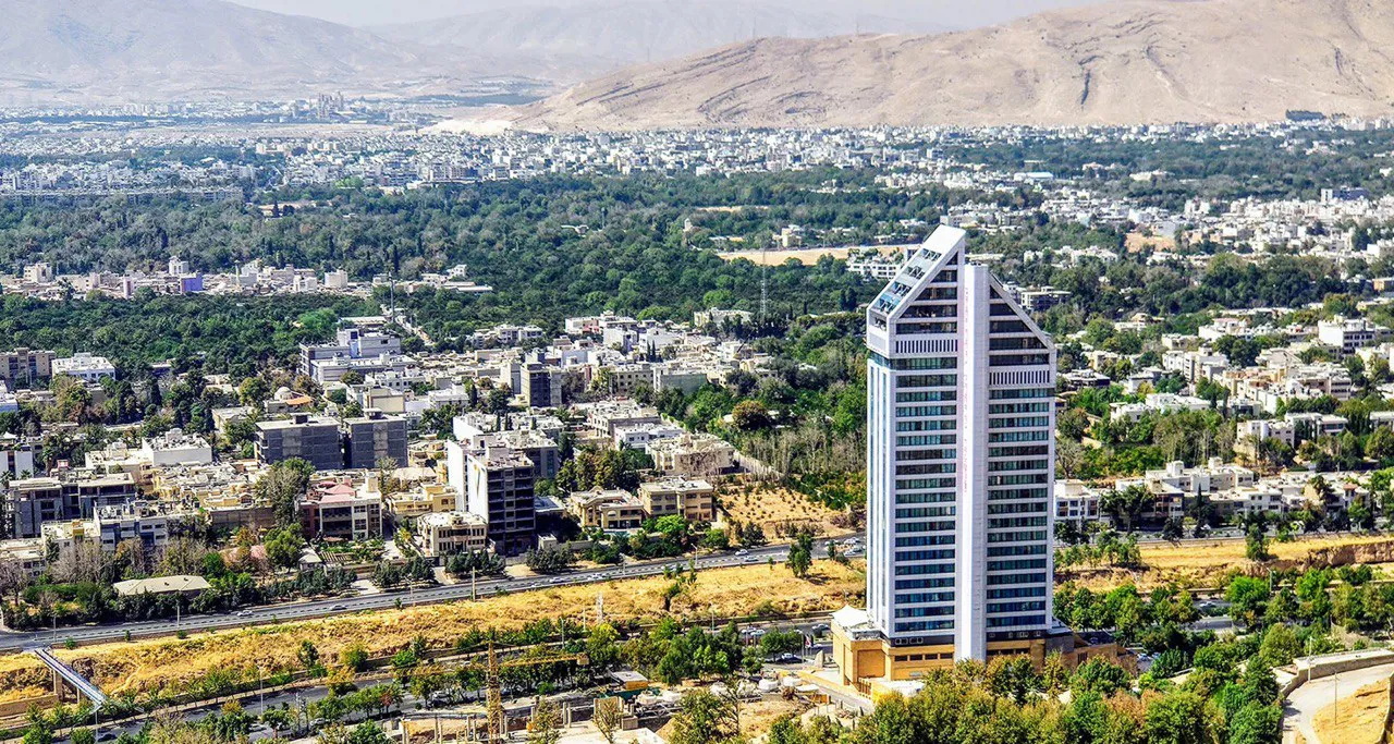 نمای ساختمان هتل چمران شیراز