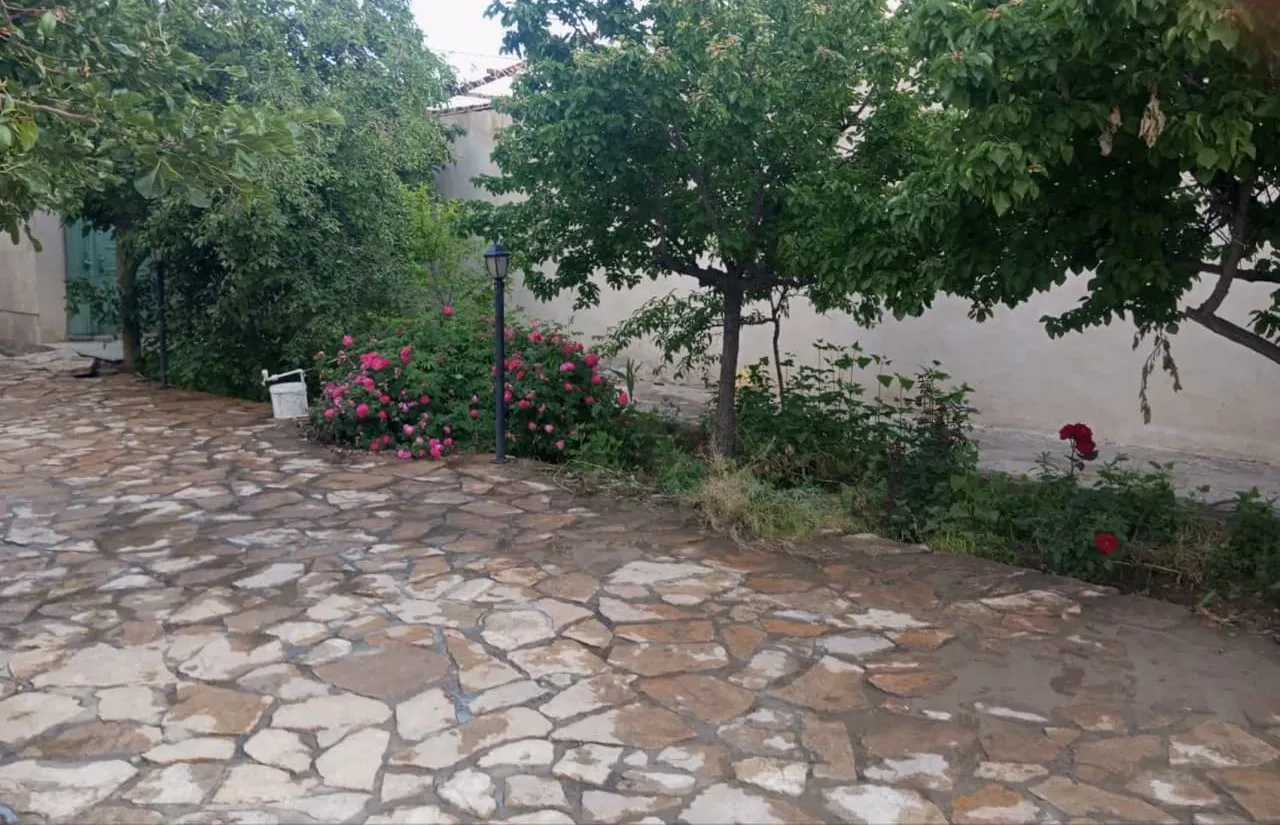 محوطه ویلا جهان مشهد