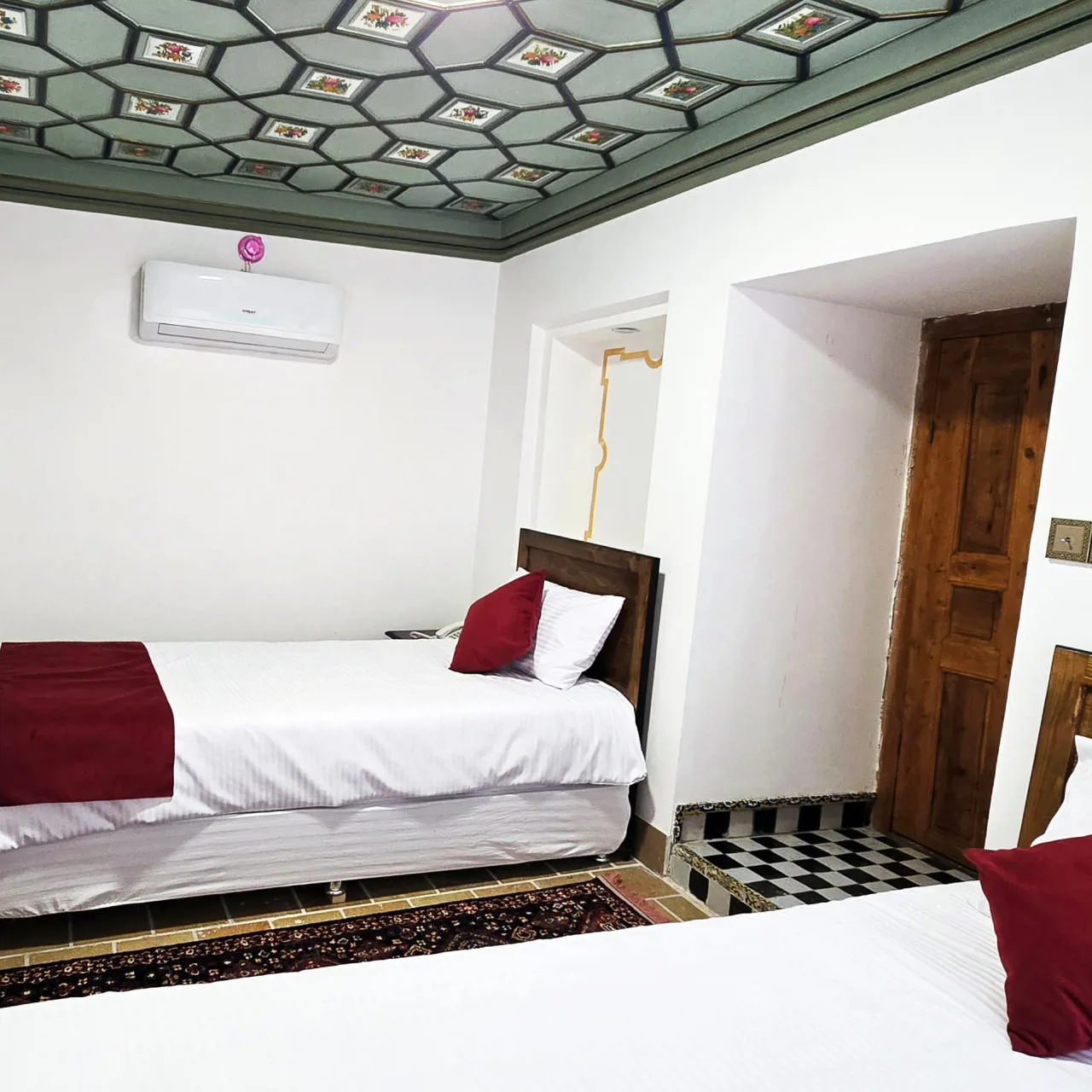 اتاق کانکت VIP شاهنشین هتل بوتیک عمارت محلاتی شیراز
