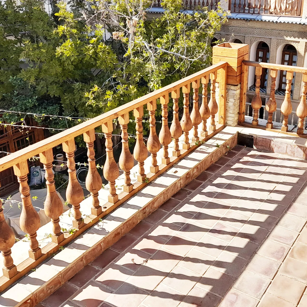 سوئیت دو خوابه گلرخ و گلدان هتل بوتیک عمارت محلاتی شیراز