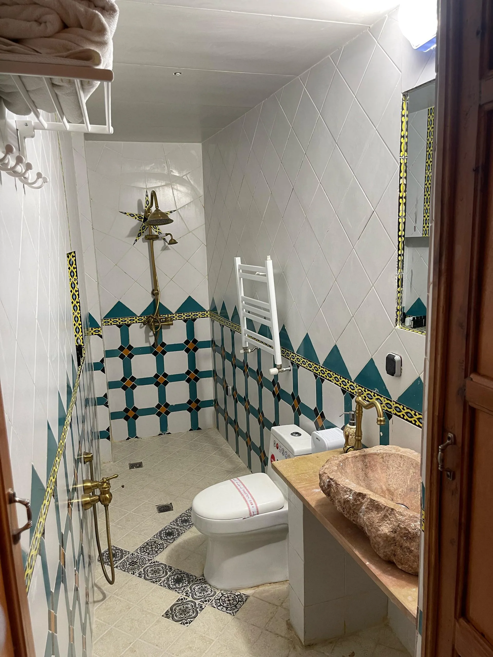اقامتگاه سنتی عمارت جهانشاهی شیراز
