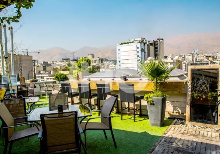 نمای روف گاردن هتل طوبی تهران