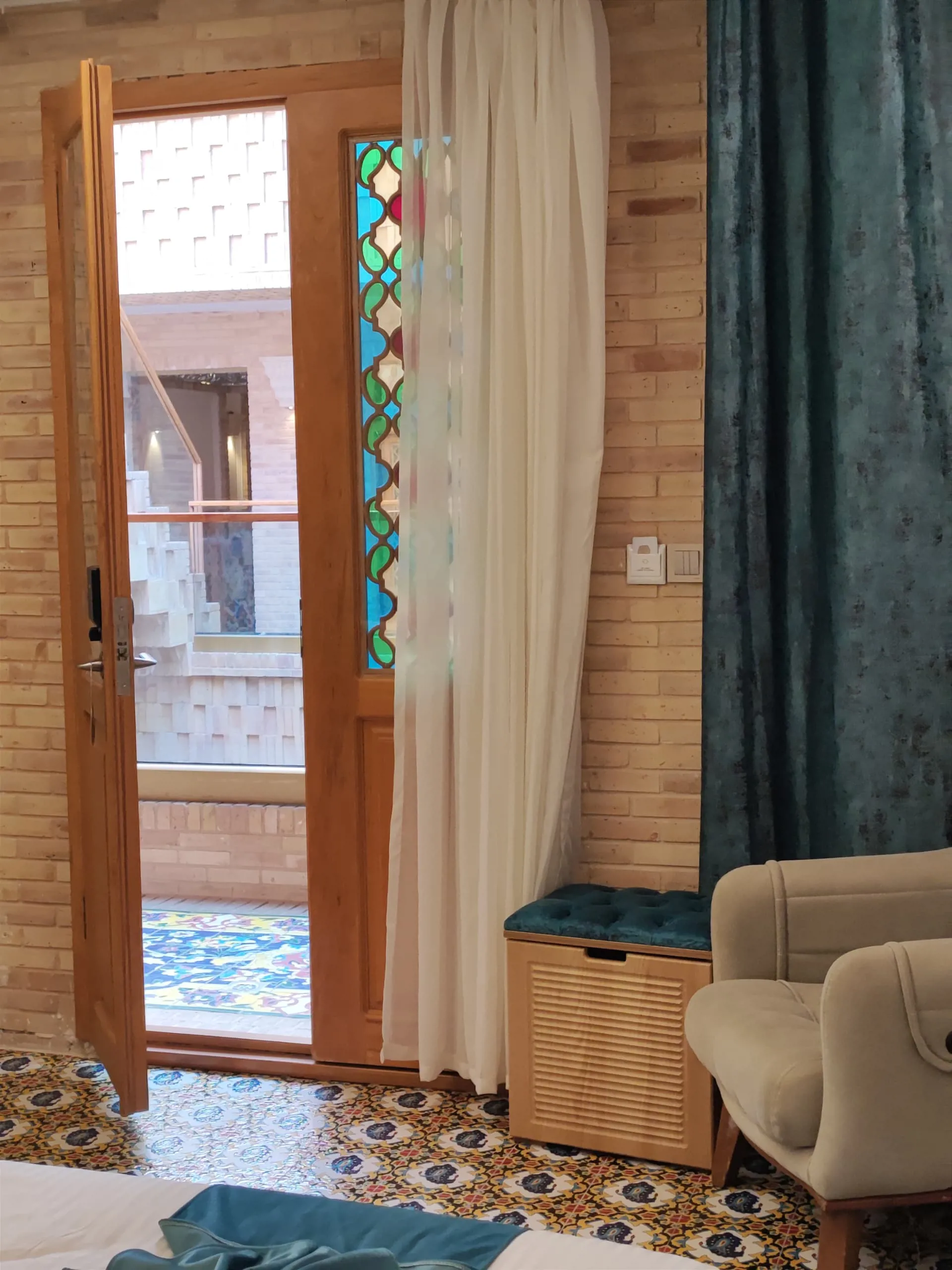 اقامتگاه سنتی ماه گیسو شیراز