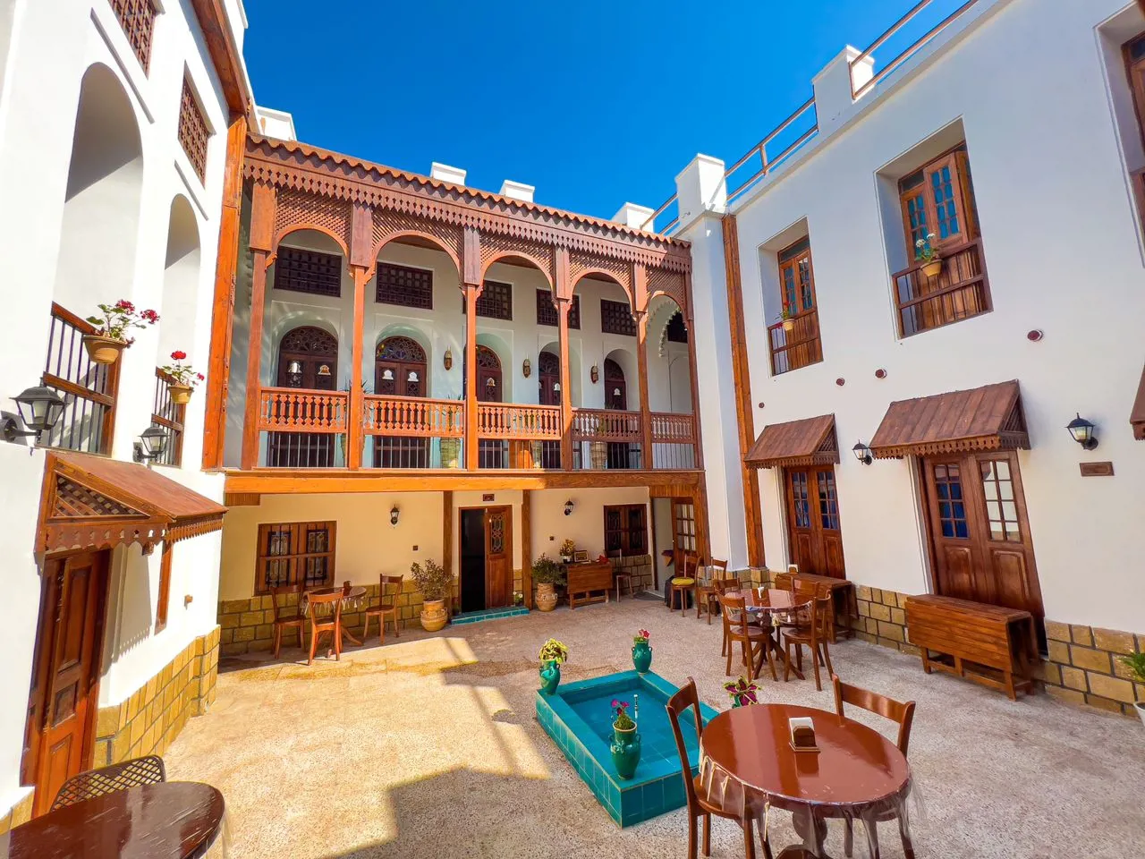 هتل سنتی حاج رئیس بوشهر