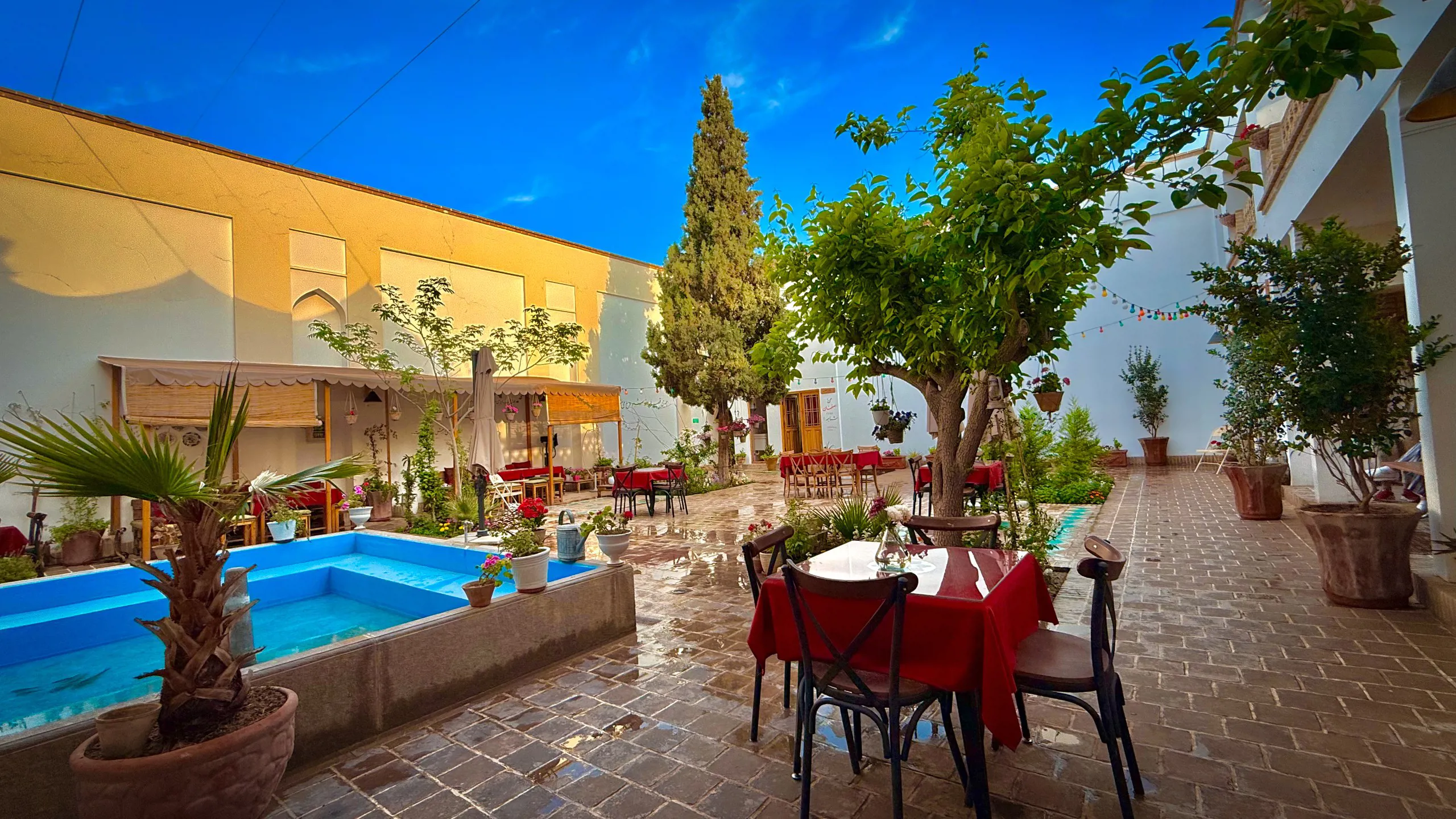 اقامتگاه سنتی سنبلستان اصفهان