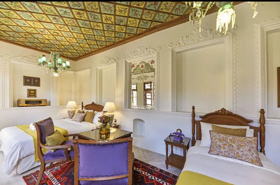 اتاق اقامتگاه عمارت سحرخیزان