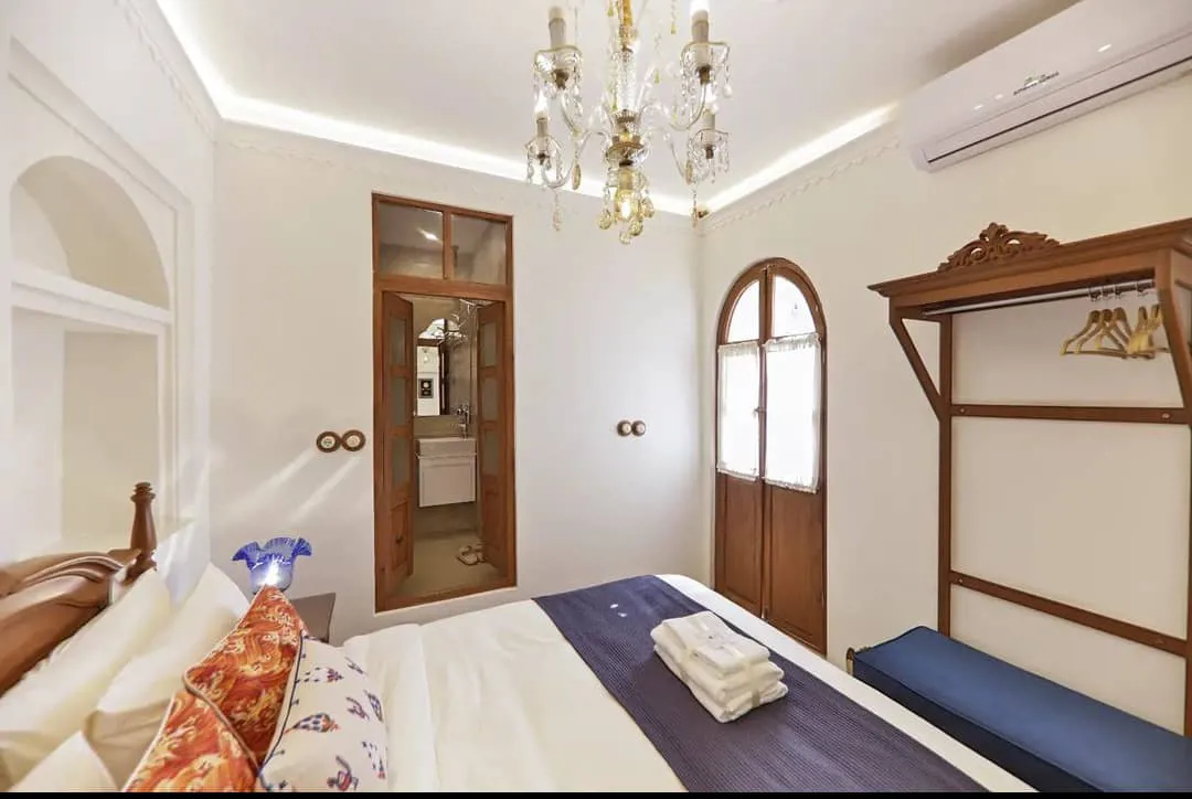اتاق اقامتگاه سحرخیزان شیراز