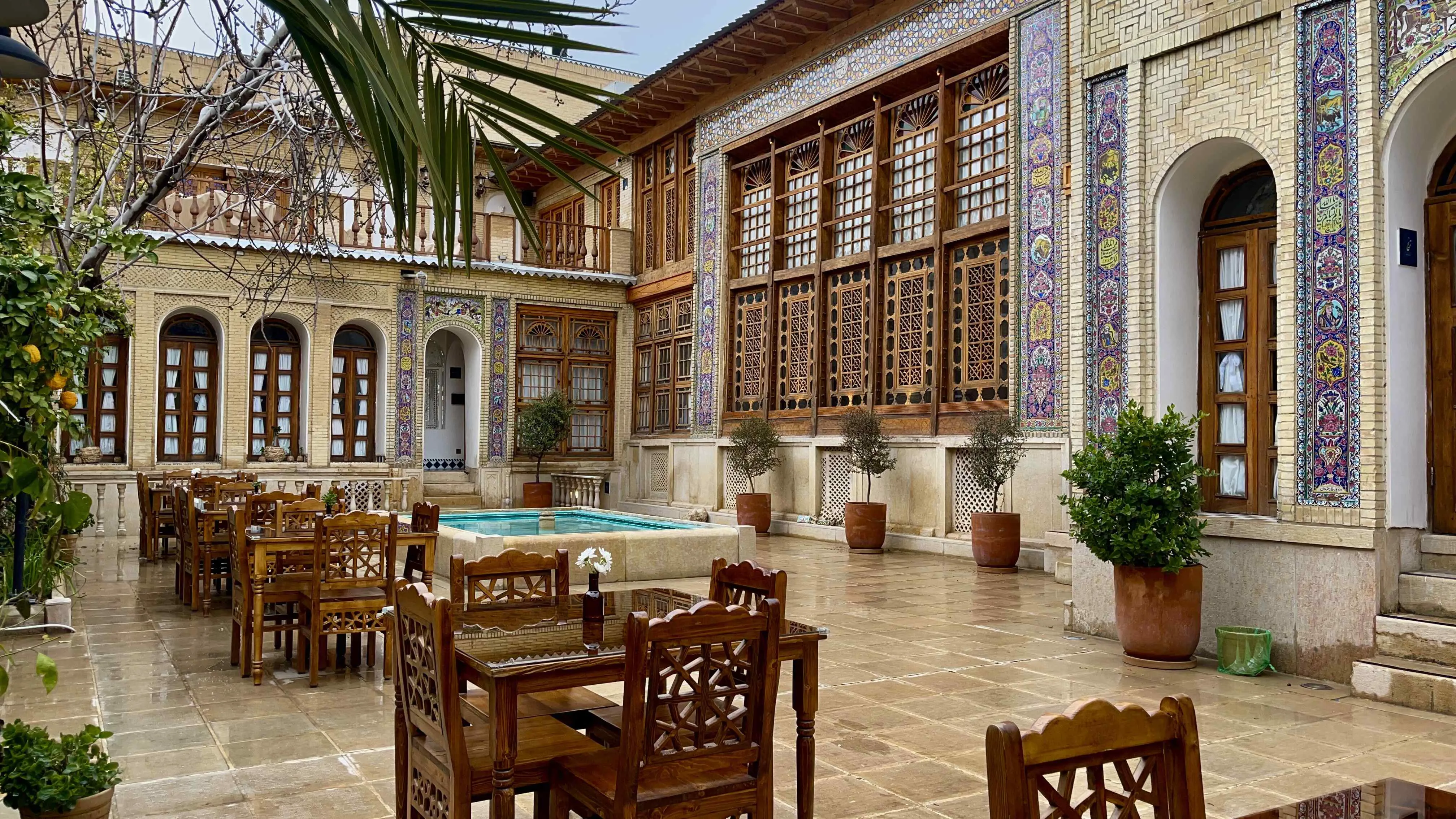 نمای هتل بوتیک عمارت محلاتی شیراز