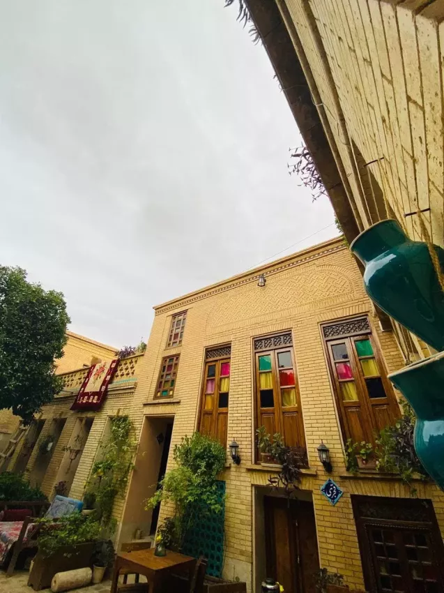 اقامتگاه سنتی ماه منیر شیراز