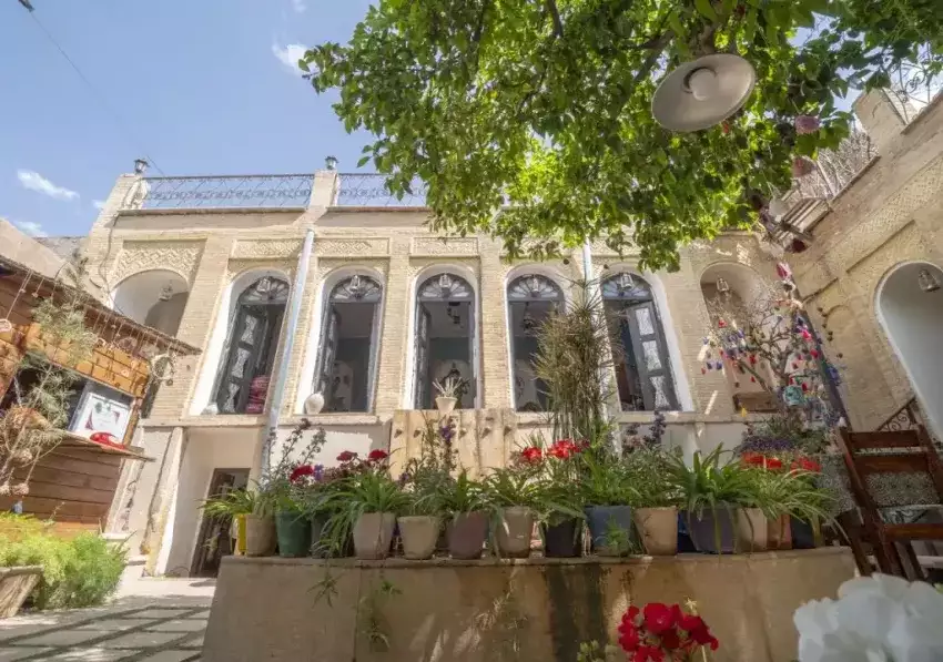 اقامتگاه سنتی ترنجستان شیراز