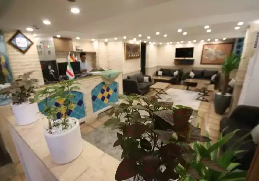 اقامتگاه سنتی هفت دری شیراز