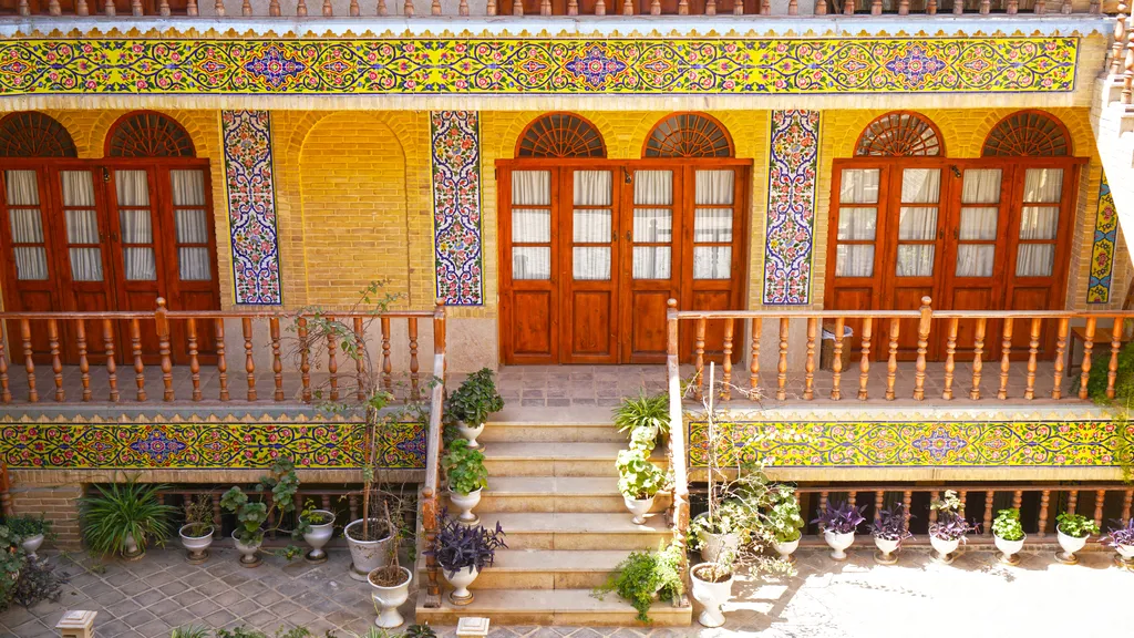 اقامتگاه سنتی فروغ مهر شیراز