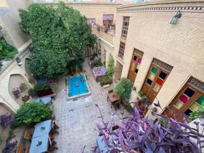 اقامتگاه سنتی ماه منیر اتاق دو تخته دبل (طبقه همکف) شیراز