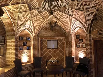اقامتگاه سنتی نبوی اتاق چهارتخته فیروزه ای قزوین