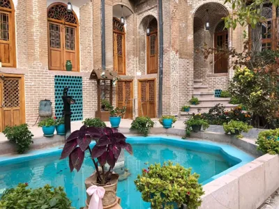 اقامتگاه سنتی نبوی اتاق چهارتخته فیروزه ای قزوین