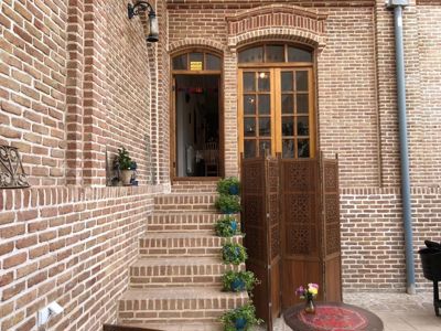 اقامتگاه سنتی نبوی اتاق چهارتخته فیروزه ای قزوین