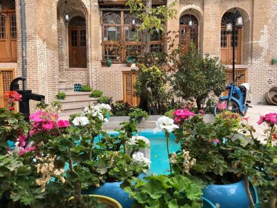 اقامتگاه سنتی نبوی اتاق شش تخته نقشینه قزوین