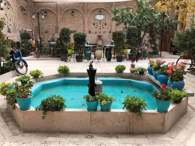 اقامتگاه سنتی نبوی اتاق پنج تخته ترنج قزوین