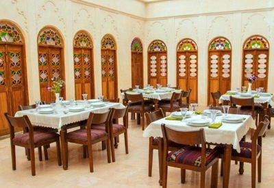 اقامتگاه سنتی خانه تاریخی آقازاده سوئیت متوسط برای دو نفر ابرکوه