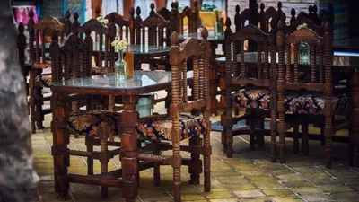 اقامتگاه سنتی داروش اتاق دو تخته دبل vip پنج دری شیراز