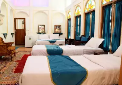 اقامتگاه سنتی خان نشین اتاق پنج دری چهار تخته اصفهان