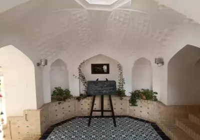اقامتگاه سنتی کلیاس اتاق شاه نشین برای دو نفر کرمان