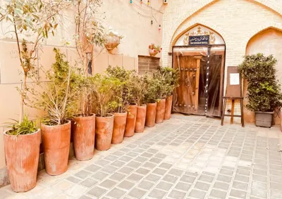 اقامتگاه سنتی یاس دوتخته همیشه بهار اصفهان