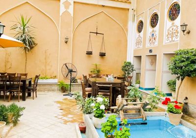 اقامتگاه سنتی یاس دوتخته همیشه بهار اصفهان