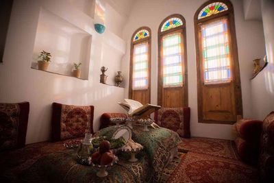اقامتگاه سنتی قلعه وزیر اتاق چهار تخته میبد