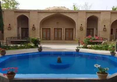 اقامتگاه سنتی شاه ولی (ایوان سابق) اتاق دو تخته توئین ماهان