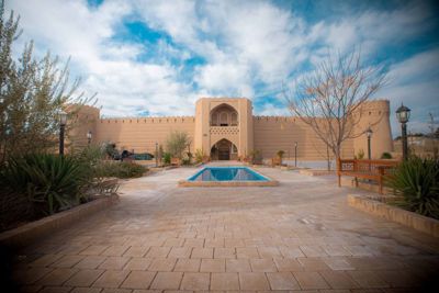 اقامتگاه سنتی قلعه وزیر اتاق یک تخته میبد