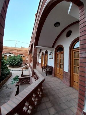 اقامتگاه سنتی فانوس ویونا اتاق دو تخته دبل چما کاشان