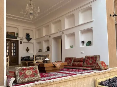 اقامتگاه های بوم گردی خانه حقیقت اتاق سه تخته vip یزد