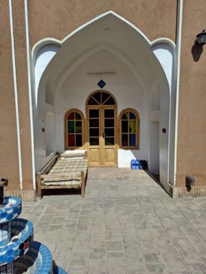 اقامتگاه بوم گردی دیار نون اتاق ارغوان برای سه نفر نجف آباد