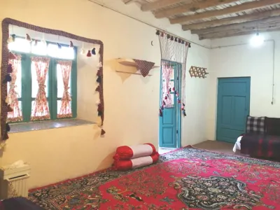 اقامتگاه بوم گردی داربوم اتاق دو تخته سپیدار همدان
