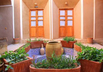 اقامتگاه بوم گردی انار عقدا اتاق ناردونه برای دونفر اردکان