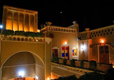 اقامتگاه بوم گردی انار عقدا اتاق شاناربرای چهارنفر اردکان