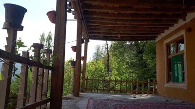 اقامتگاه بوم گردی رضا پارسیان اتاق A برای دو نفر آزادشهر