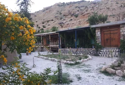 اقامتگاه بوم گردی رضا پارسیان اتاق B برای چهار نفر آزادشهر